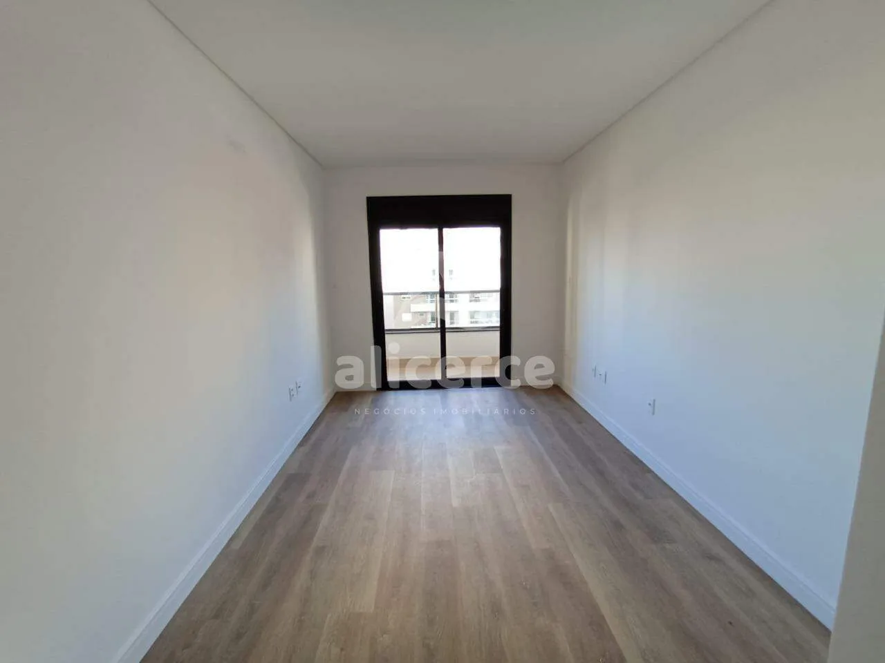 Imagem Apartamento à venda bairro no Floresta com 04 dormitórios, 01 suítre master com 154 m2