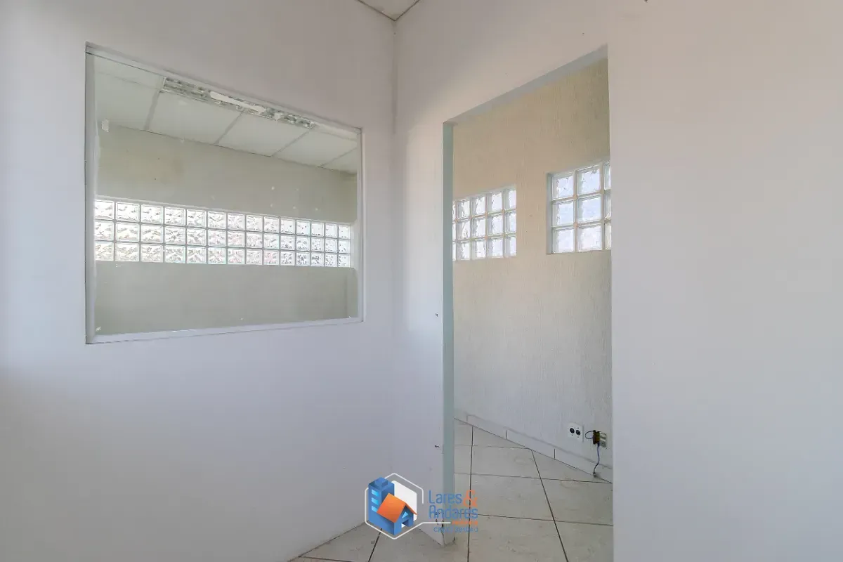 Imagem Casa para venda em Vila Ema com 7 quartos, sendo 1 suíte, 450m²