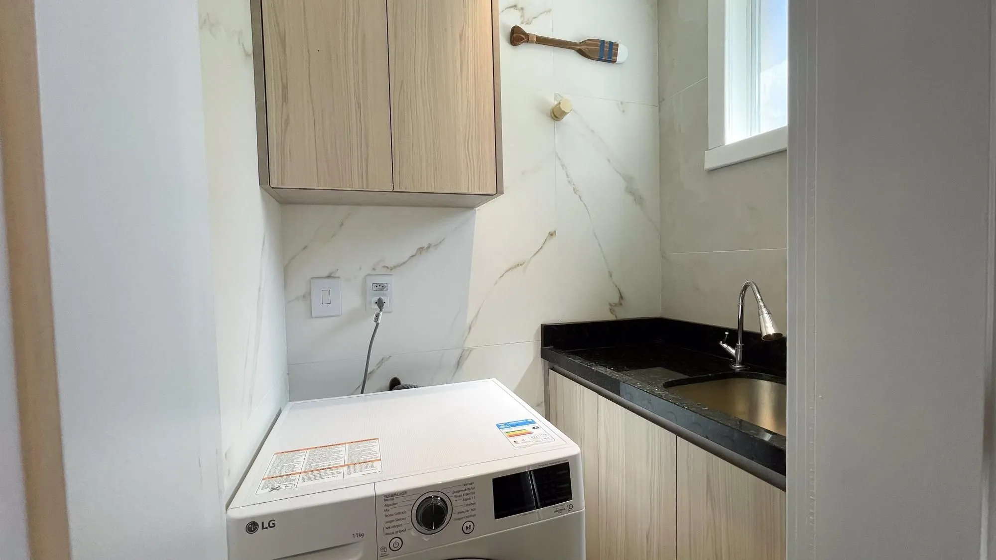 Imagem Vende-se apartamento com 3 quartos (1 suíte), 100m² e 1 vaga - Jardim Europa