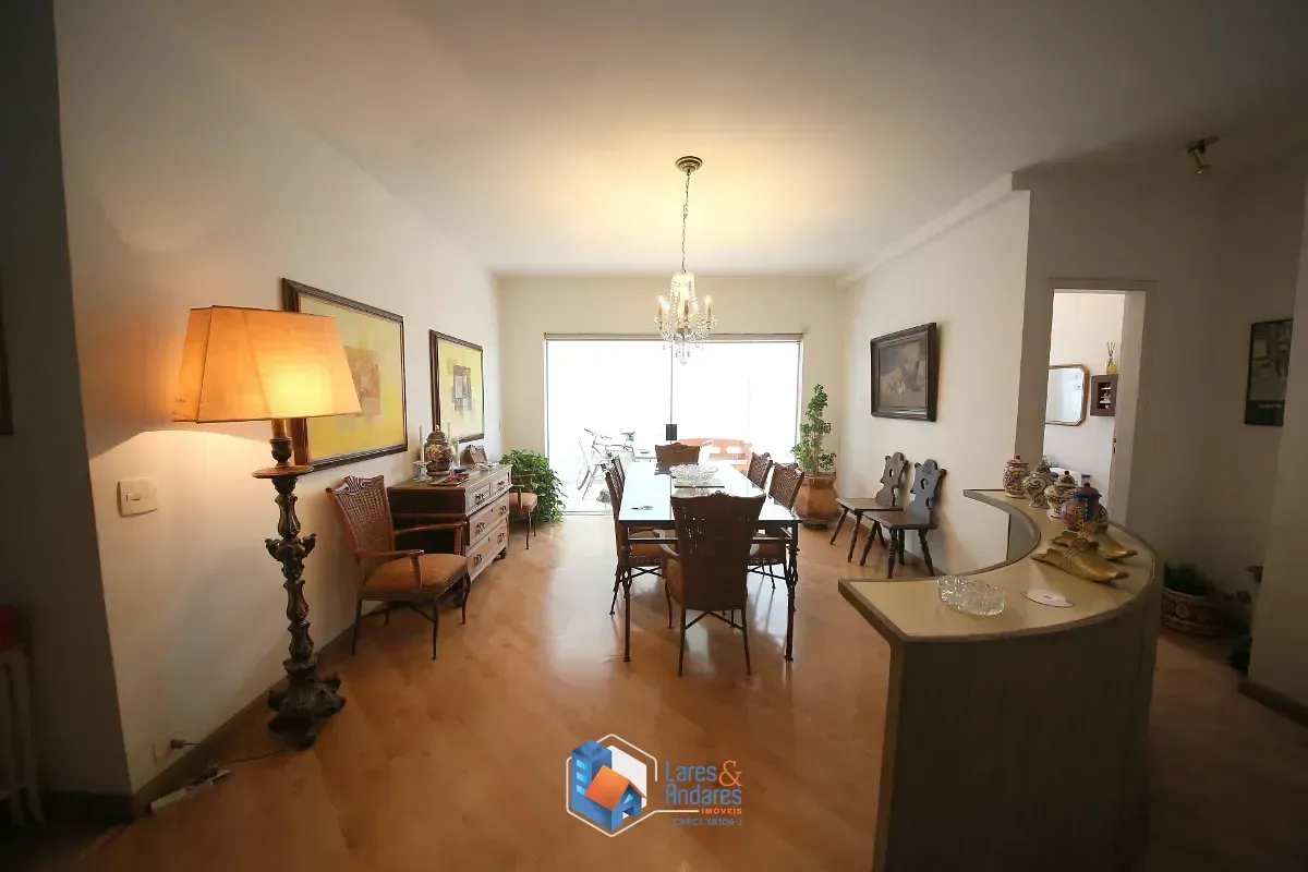 Imagem Casa para venda em Planalto Paulista com 5 quartos, sendo 3 suítes, 400m²