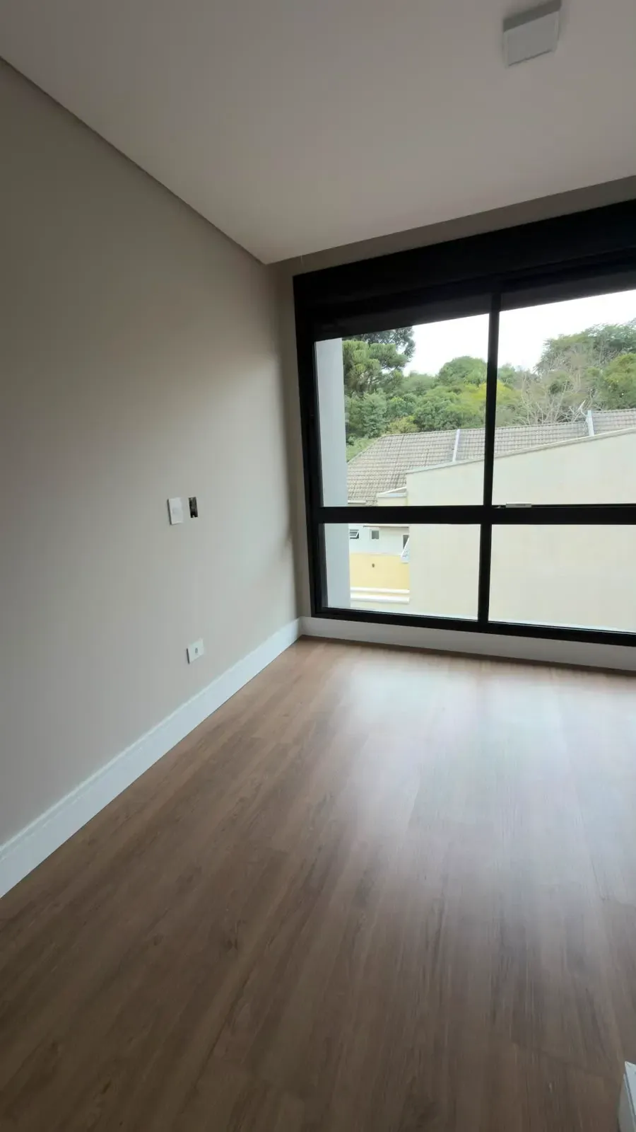 Imagem Casa de Condomínio com 3 Quartos à Venda, 150 m² em Santo Inácio - Curitiba