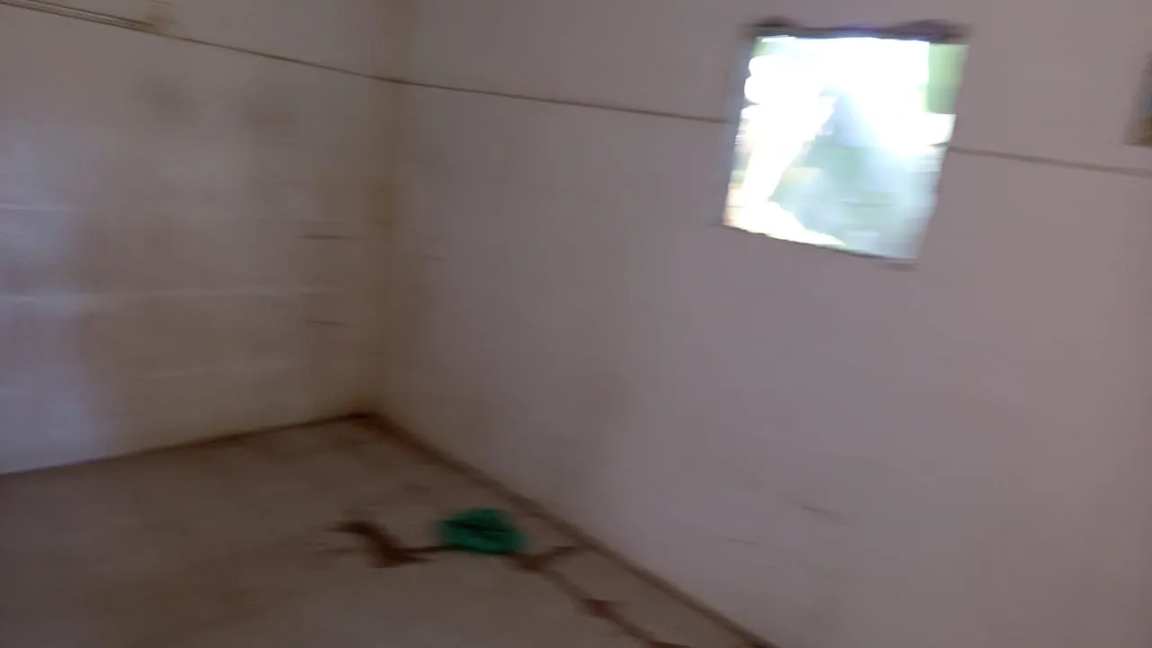 Imagem VENDO CASA COM QUINTAL NO BAIRRO CAMPO GRANDE!