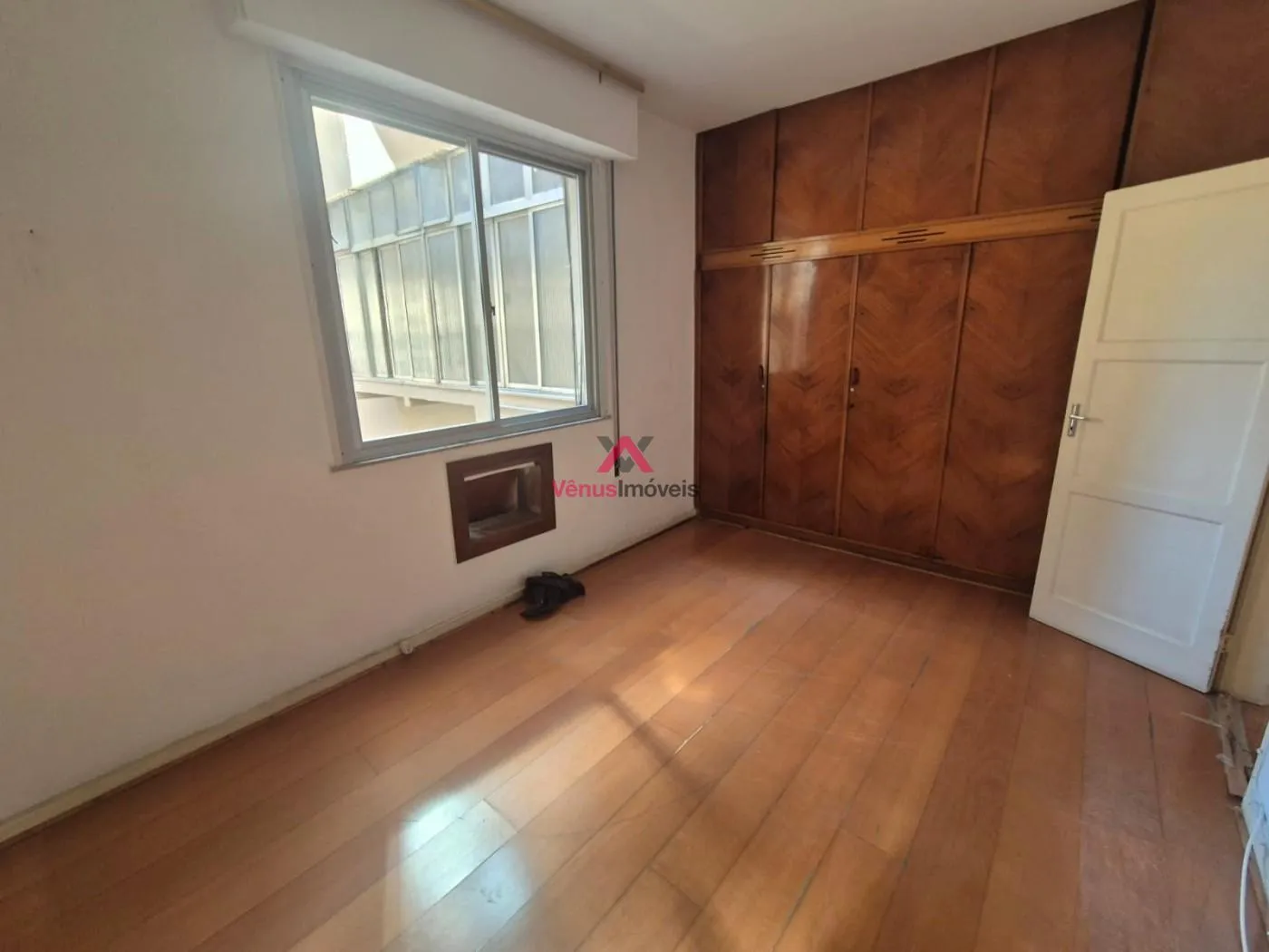 Imagem Apartamento 2 Quartos para Venda em Rio de Janeiro, Copacabana, 2 dormitórios, 1 banheiro, 1 vaga