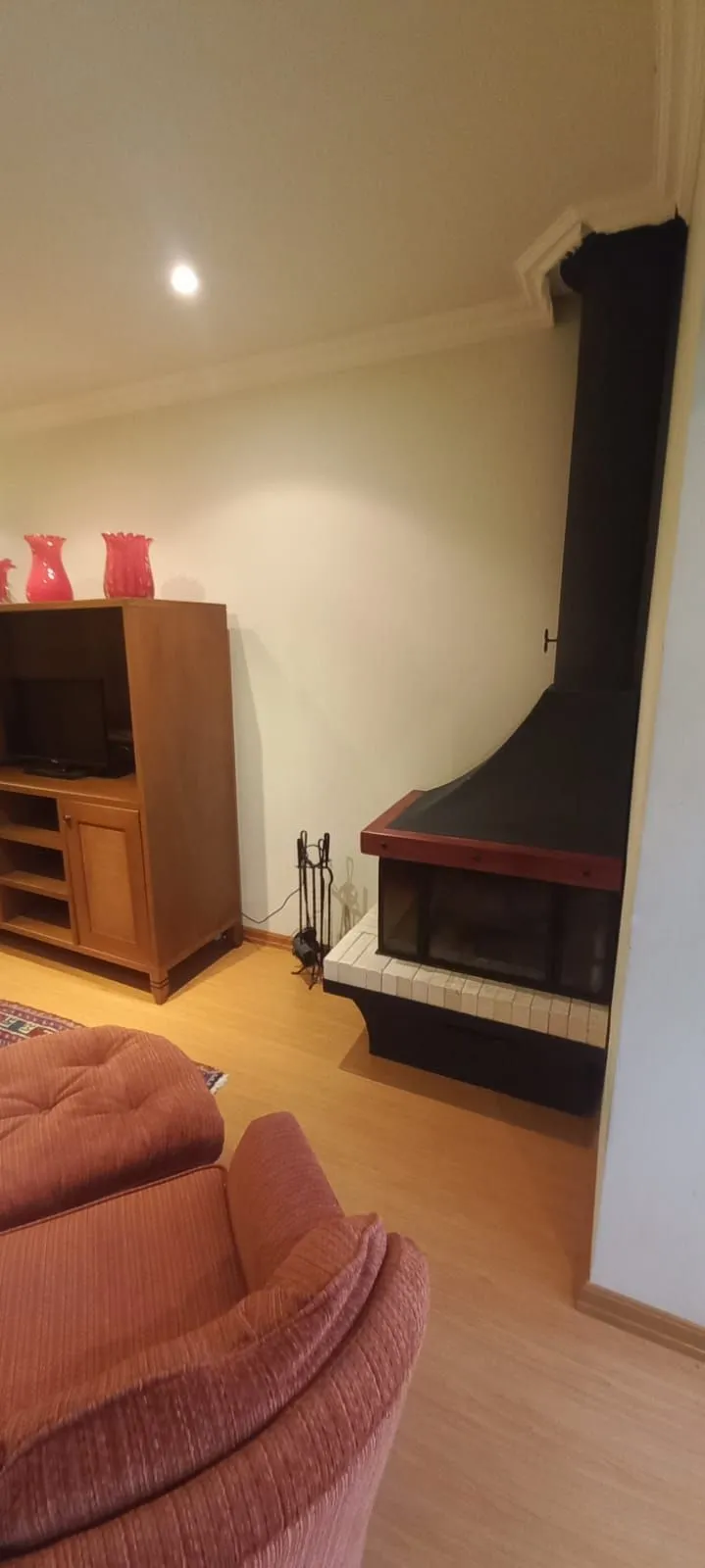 Imagem Apartamento a venda em Gramado com 02 dormitórios, suíte, sacada e vaga coberta
