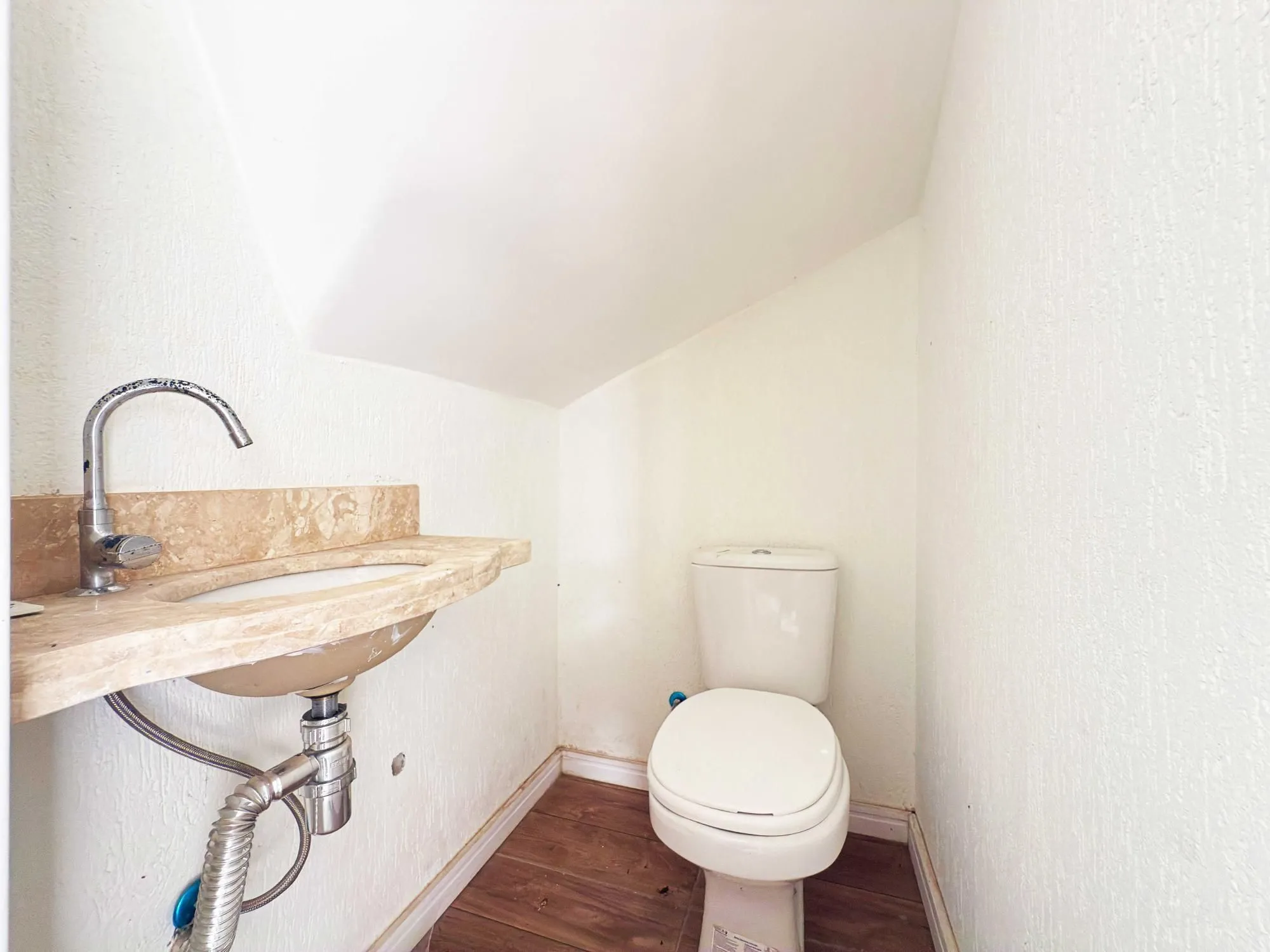 Imagem Vende-se casa em condomínio com 4 dormitórios (2 suítes), 3 vagas - Tristeza