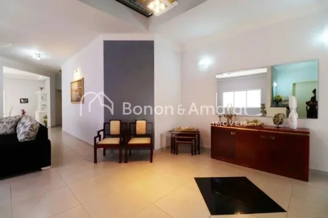 Imagem Casa à venda em condomínio fechado em Campinas - SP. 
Linda casa assobradada com amplo living para...
