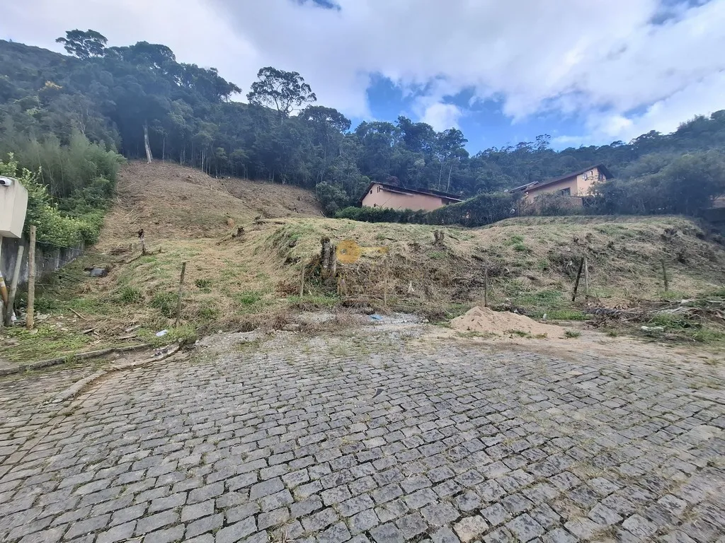 Foto do imóvel Terreno para Venda em Teresópolis / RJ em Rua Coelho Neto