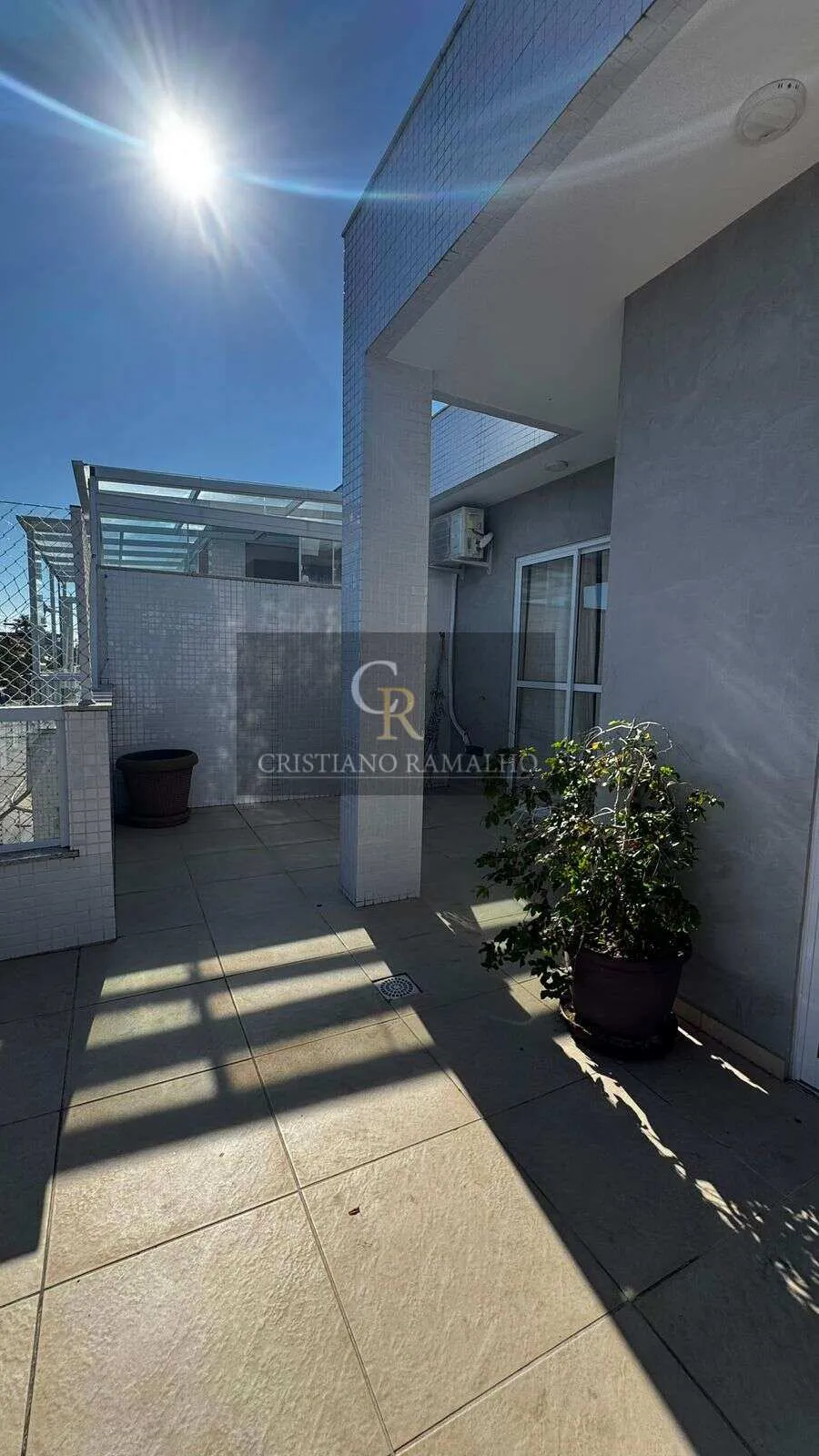 Imagem Cobertura à venda em Cabo Frio, Palmeiras, com 4 quartos, 278,32m2