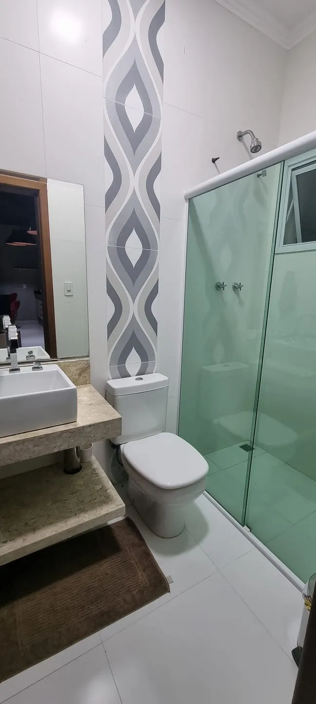 Imagem Magnífica Casa no Condomínio Reserva dos Lagos: Espaços Amplos, Acabamentos de Alto Padrão e Vista Única