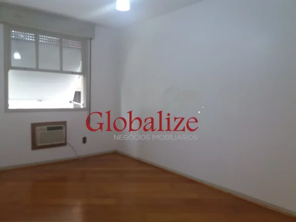Imagem Apartamento à venda próximo a praia com 2 dormitórios e 1 vaga no bairro do Gonzaga em Santos por R$ 740.000,00