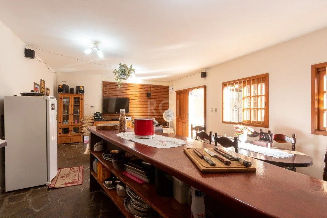 Imagem Casa a venda com piscina, 4 quartos, sendo 1 suite, 3 vagas