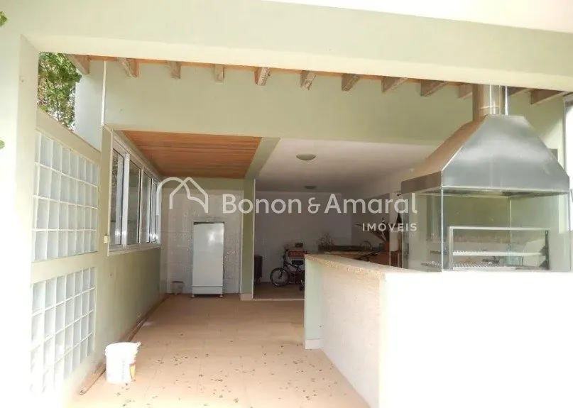 Imagem "Casa Elegante e Aconchegante em Condomínio com Lazer Completo"