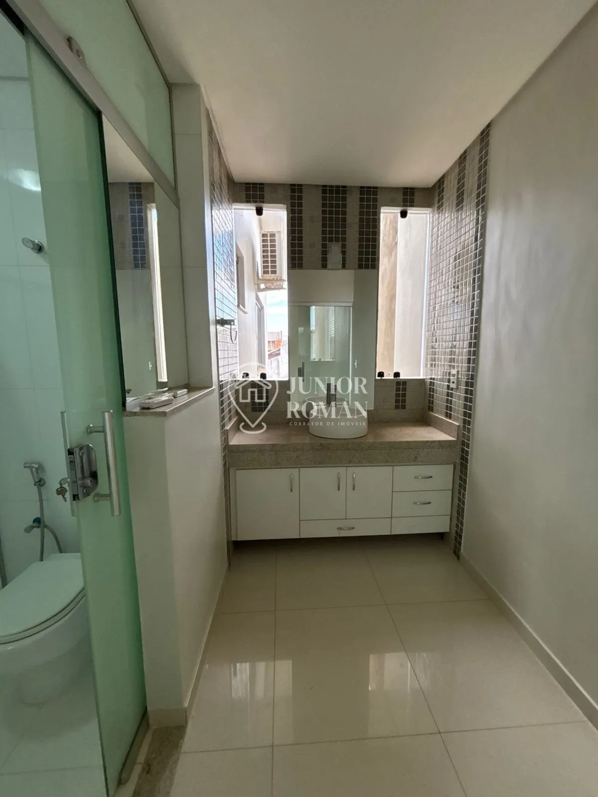 Imagem AMPLO SOBRADO 3 DORM 1 SUITE PLANEJADOS CHURRASQUEIRA NO BAIRRO BANDEIRANTES - BARREIRAS/BA