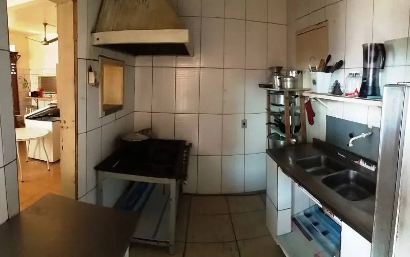 Imagem Casa Comercial para Venda - 300m², 0 dormitórios, 8 vagas - Sarandi
