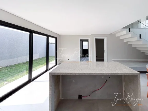 Imagem Casa Alto Padrão em Condomínio fechado a venda