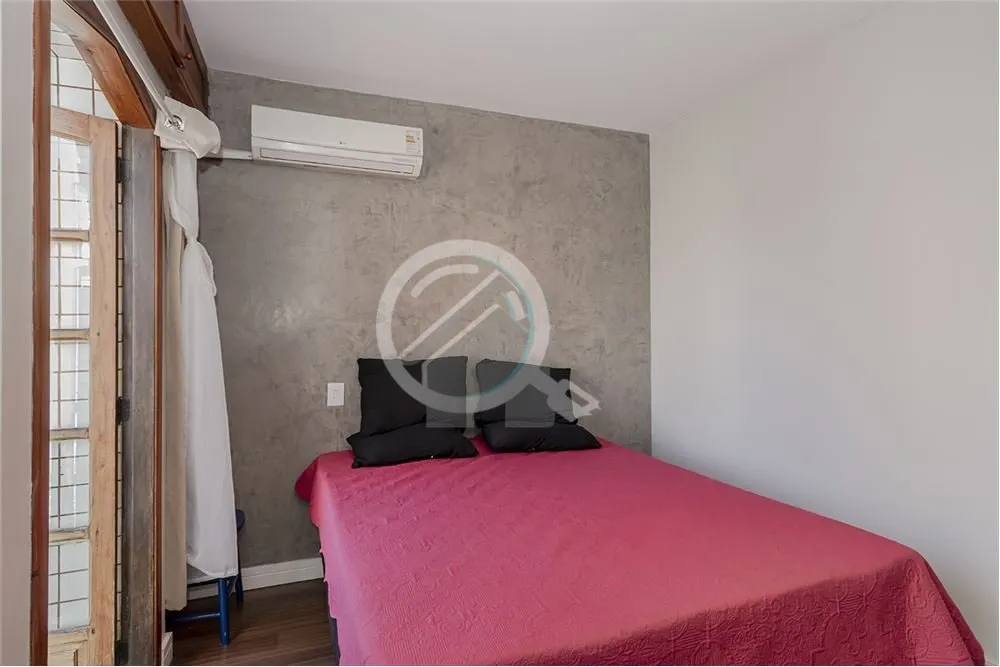 Imagem Apartamento de 1 dormitório na Cidade Baixa, região central de Porto Alegre. Imóvel de fundos, si...