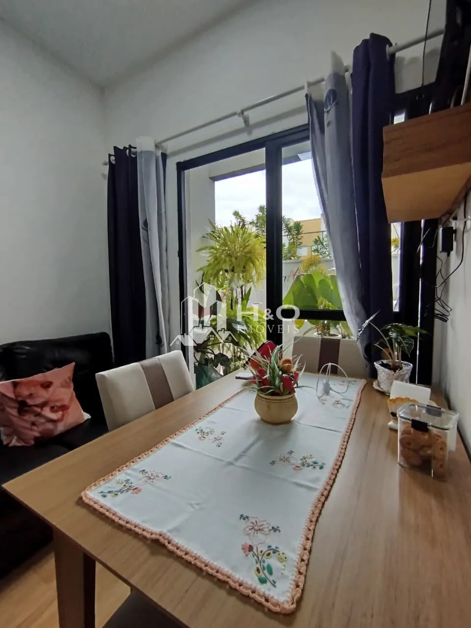Imagem Excelente apartamento com 60 m² de área útil e uma sacada ampla e diferenciada.