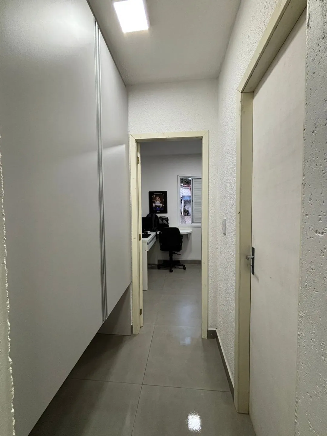Imagem Casa em condomínio semi-mobiliada!