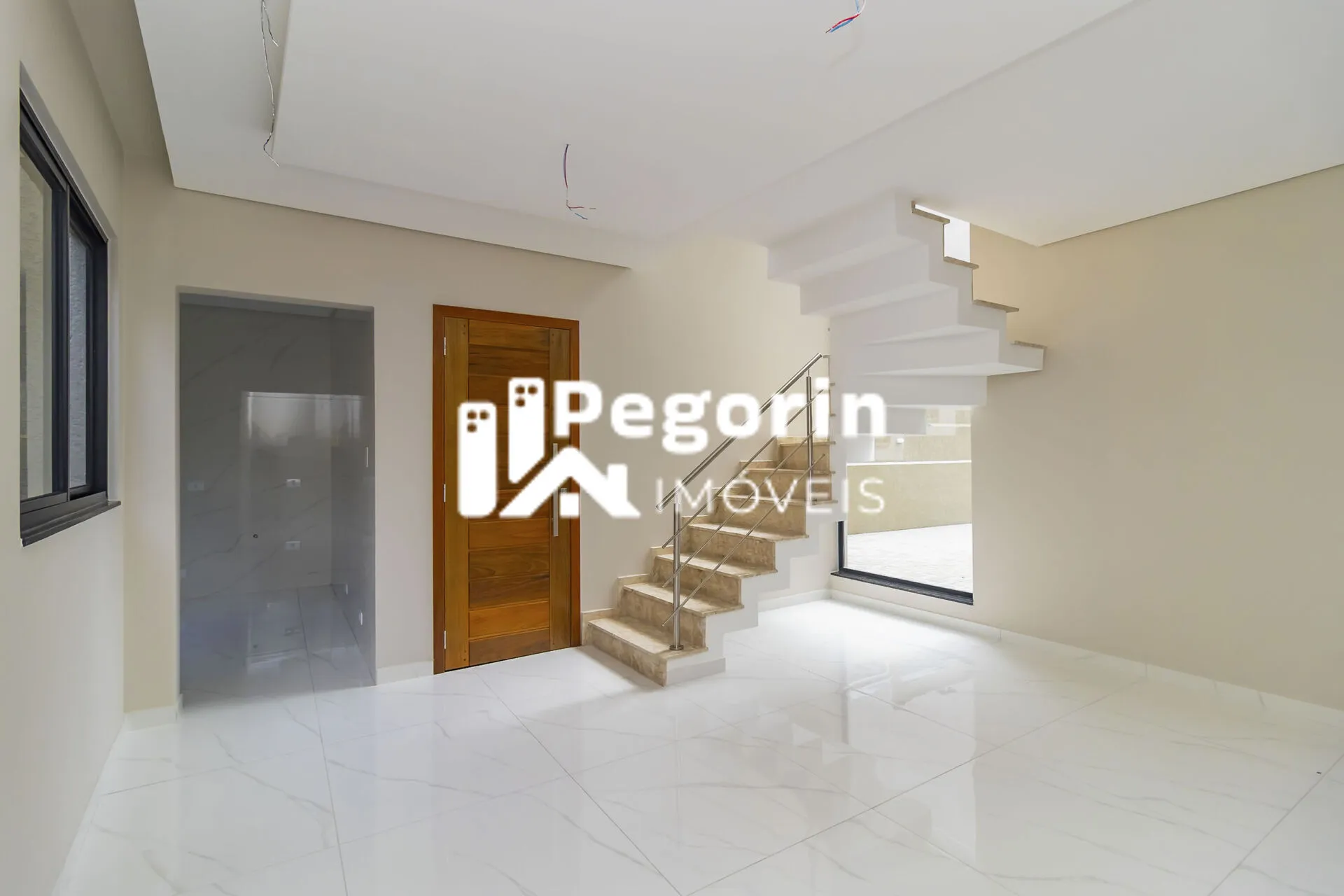 Imagem Sobrado à venda em Curitiba, Uberaba, com 3 quartos, 107,00m²