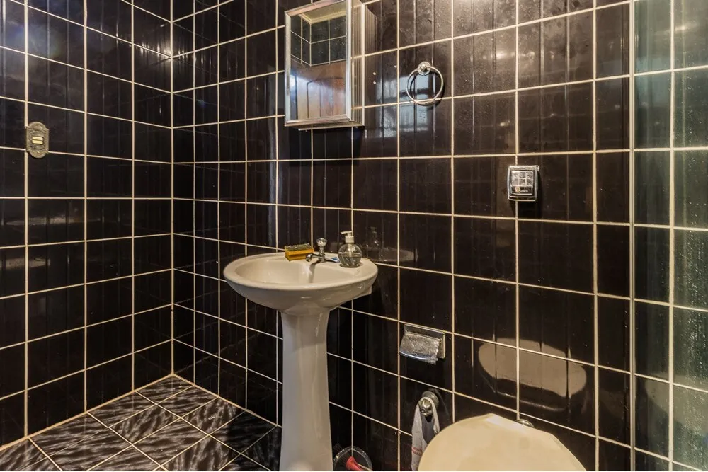Imagem Casa à venda em Porto Alegre, Partenon, com 3 quartos, 380m2