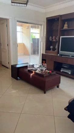 Imagem Casa à venda no bairro Santa Maria, Uberaba - 5 dormitórios, piscina e sauna