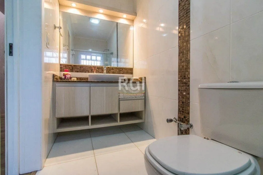 Imagem Sobrado para Venda - 499.98m², 4 dormitórios, sendo 3 suites, 4 vagas - Jardim Ipiranga