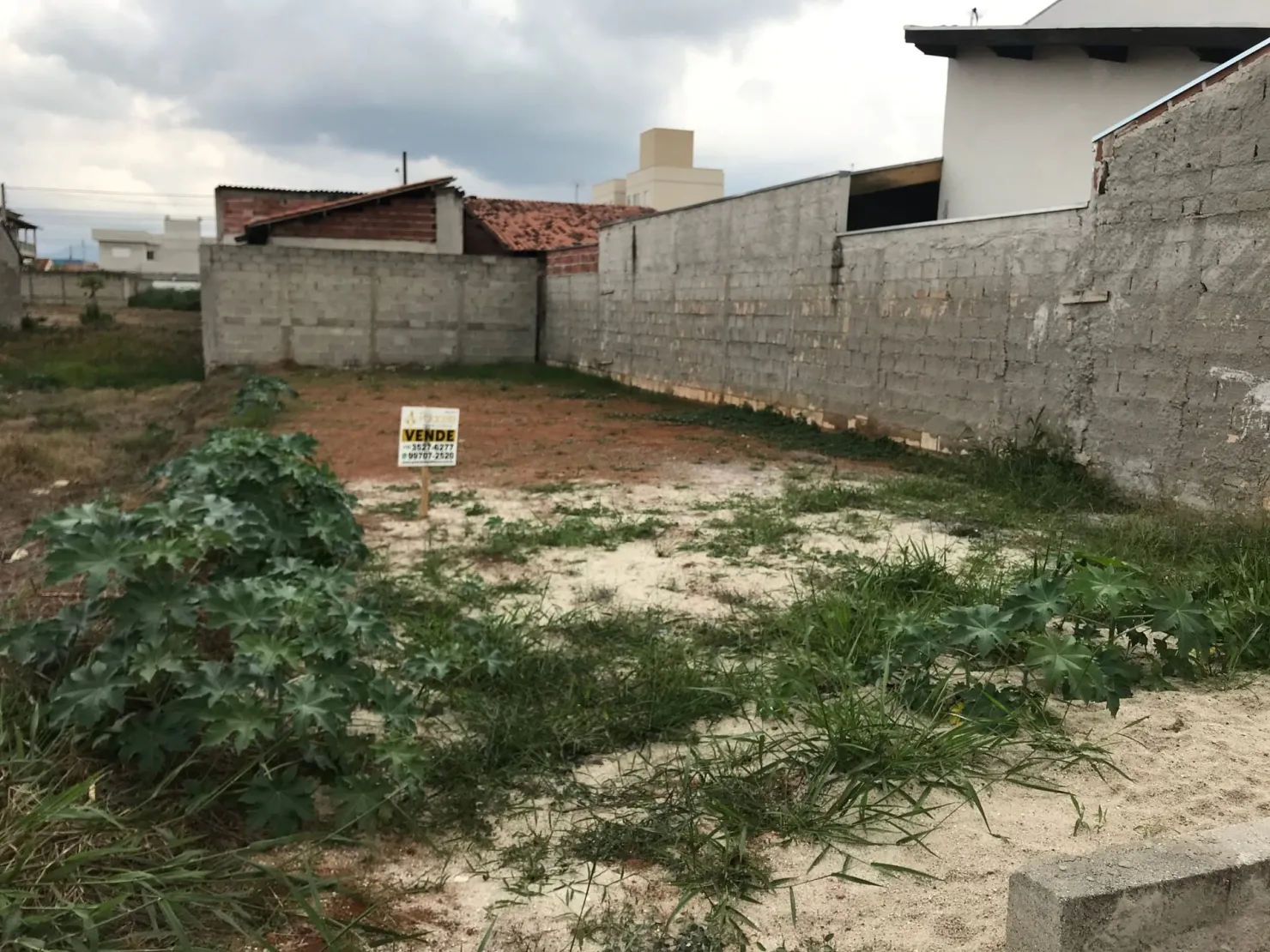Imagem Terreno à venda 200M², Água Preta, Pindamonhangaba - SP