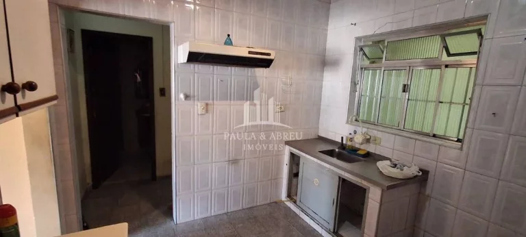 Imagem Sobrado com 300m², Escritura, Ótimo salão comercial(7 X 11mts), 2 Casas (4 Cômodos cada), Excelente Localização no Jardim Zaíra, Mauá-SP
