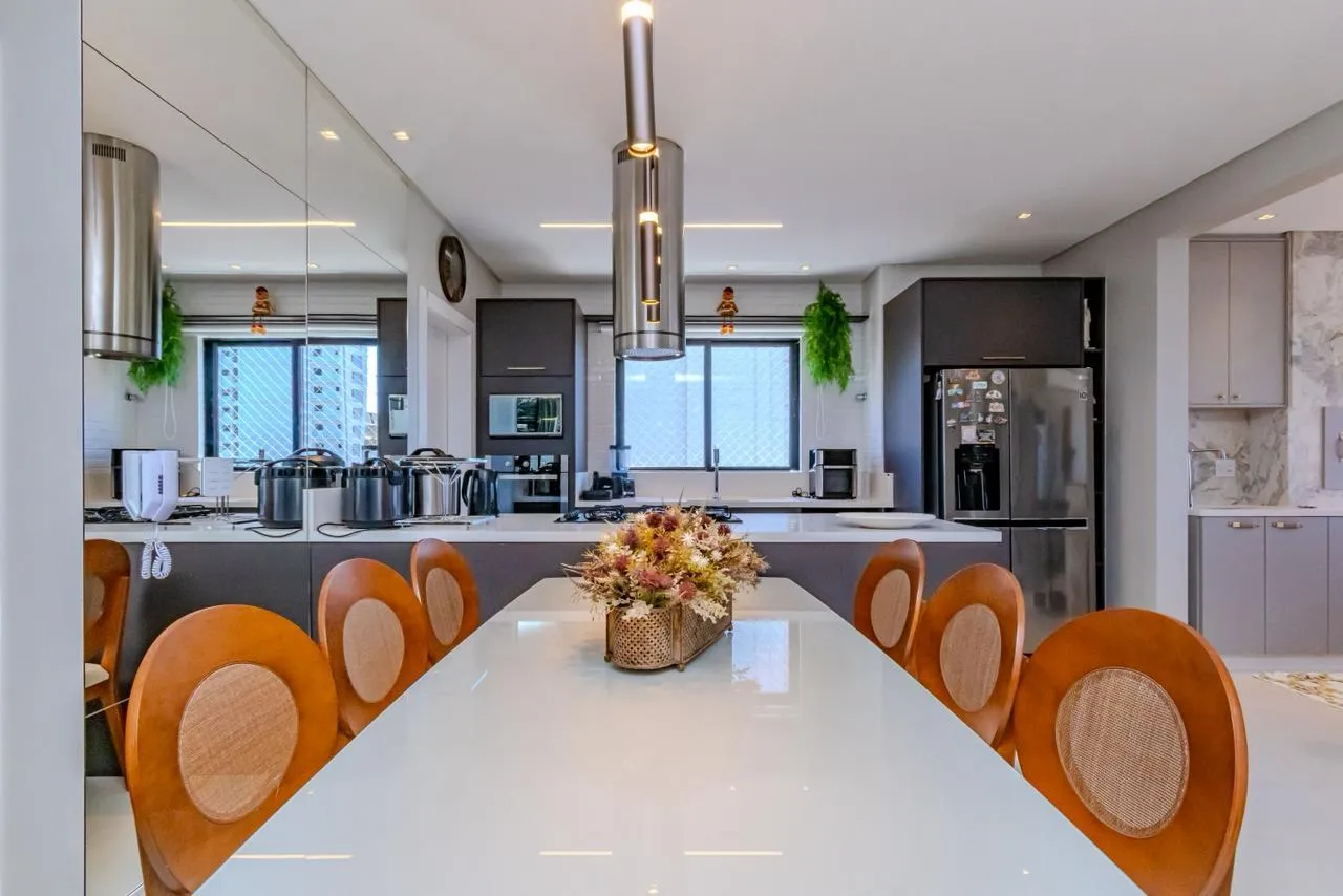 Imagem Apartamento com vista para o mar à venda com 200m2 por R$ 5.500.000,00