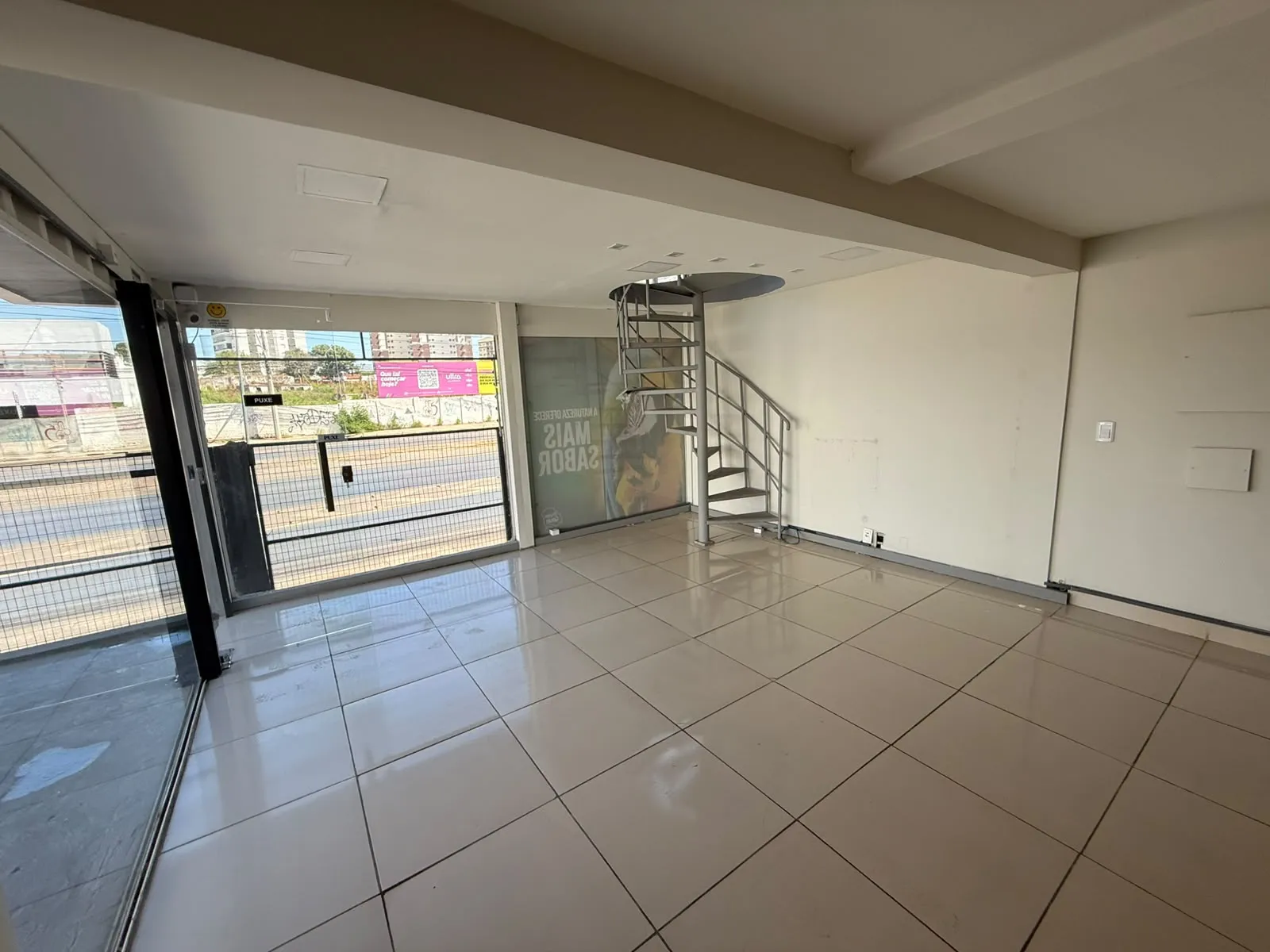 Imagem Salão comercial para locação na Av. Fernando Corrêa