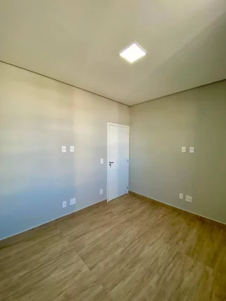 Imagem CASA 03 DORMITÓRIOS SENDO 01 COM SUÍTE CONDOMINIO VILLAGIO IPANEMA I