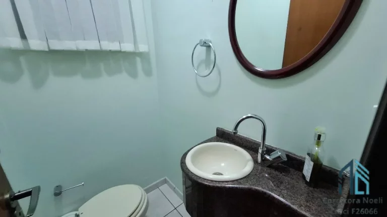 Imagem Casa com edícula, 04 quartos sendo 2 suítes, amplo terreno fundos, no Atuba em Curitiba PR
