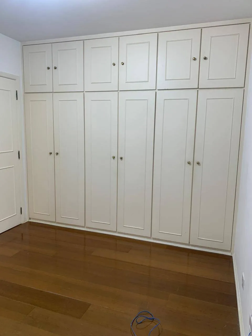 Imagem Apartamento de 4 Quartos (2 Suítes) para Aluguel em Alphaville Empresarial, Barueri - SP