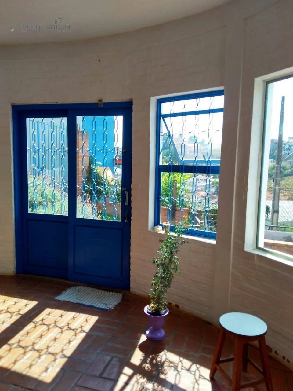 Imagem Casa com Grande Terreno e Potencial de Investimento