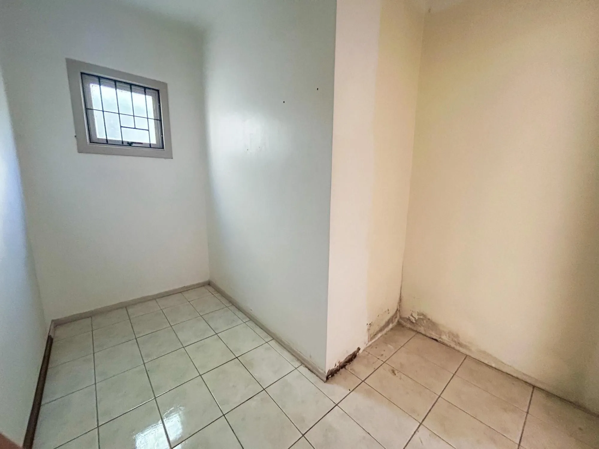 Imagem CASA 03 dormitórios, 01 suíte, lareira, churrasqueira, terraço, pátio, garagens cobertas na VILA NOVA - ótima localização