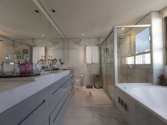 Imagem Cobertura com 4 Quartos e 6 banheiros à Venda, 540 m² melhor localização.