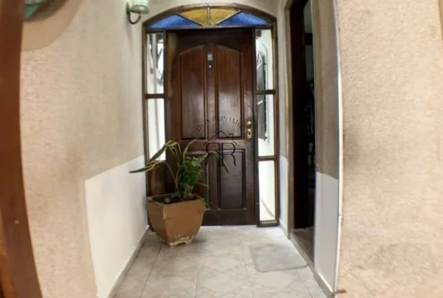 Imagem Venha conhecer a casa dos seus sonhos! Com 3 quartos amplos, sendo 1 suíte, esta casa é perfeita p...