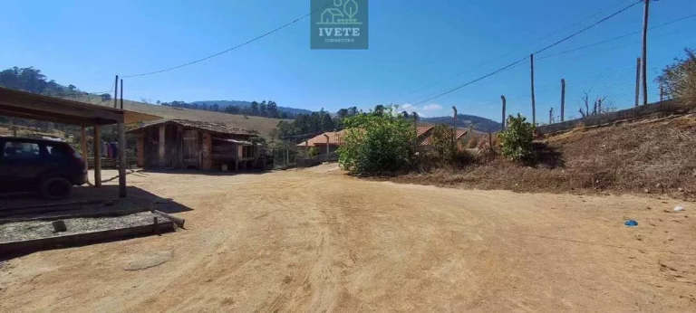 Imagem Chácara com Piscina à Venda no Bairro do Moquem – Socorro/SP