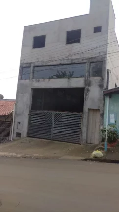 Imagem Barracão Comercial com 150 metros com 01 dormitório, cozinha e banheiro social. Varias vagas de ga...