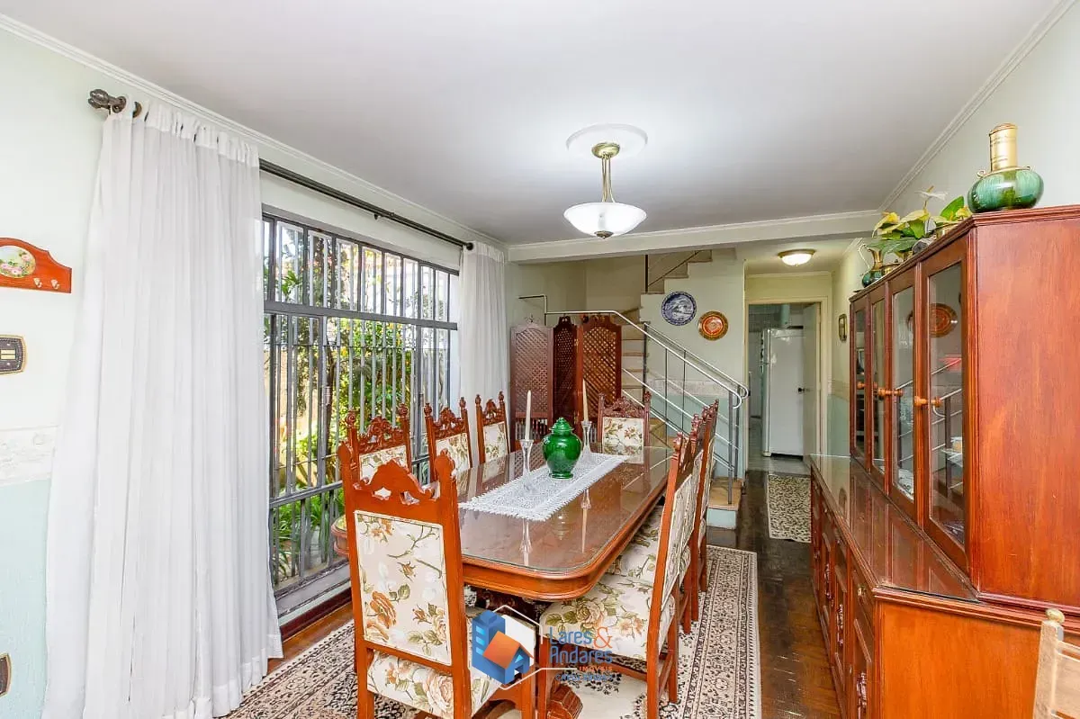 Imagem Sobrado para venda em Brooklin com 4 quartos, sendo 1 suíte, 250m²