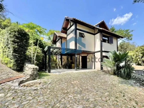Foto do imóvel Casa à Venda Condomínio Santa Lúcia Granja Viana em Rua Três Rios