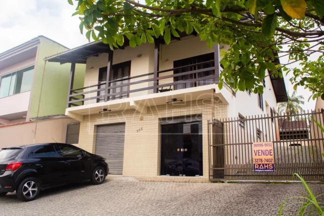 Imagem Excelente sobrado comercial e residencial, em rua pavimentada com vários comércios e fácil acesso...