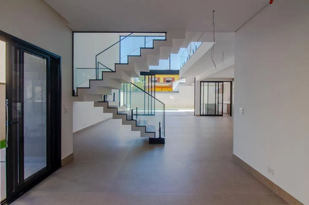 Imagem Sobrado de 430m² Localizado no Alphaville Residencial 2 em Barueri/SP!