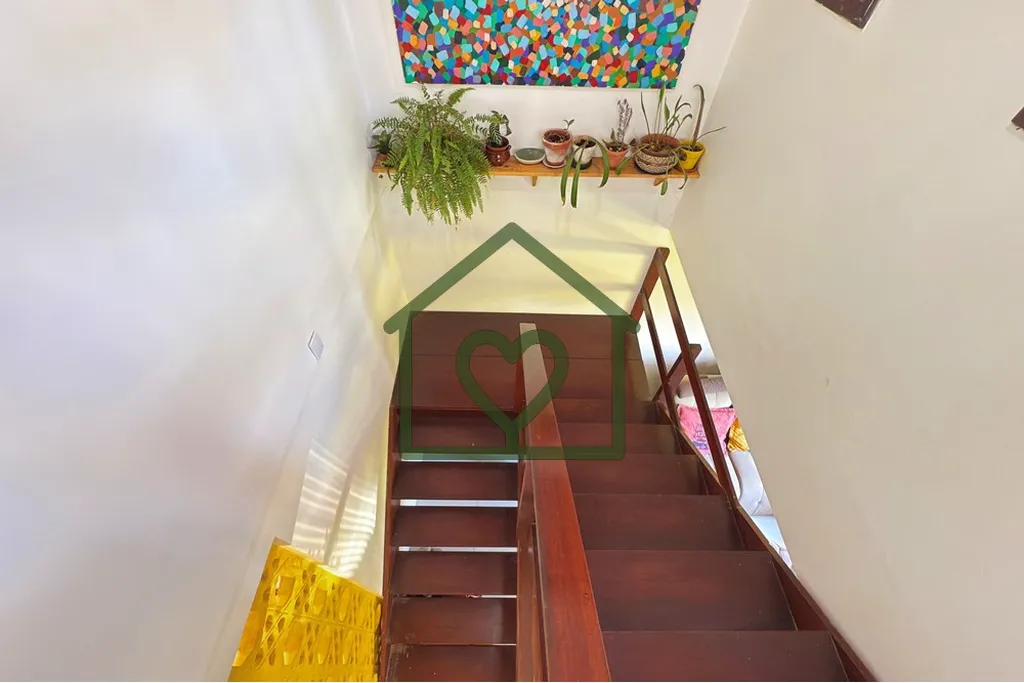 Imagem Casa de esquina com 3 dormitórios e 155m2 privativos no Jardim Vila Nova (bairro Vila Nova), terren...