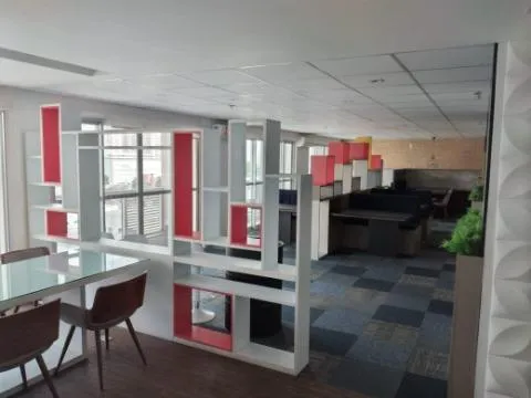 Imagem LOCAÇÃO DE SALAS COMERCIAIS MOBILIADAS NO EDIFÍCIO MARQUÊS BUSINESS CENTER, NA BARRA FUNDA/SP com 162m² e 5 vagas, sendo 100 m do metro. CONSULTE-NOS.