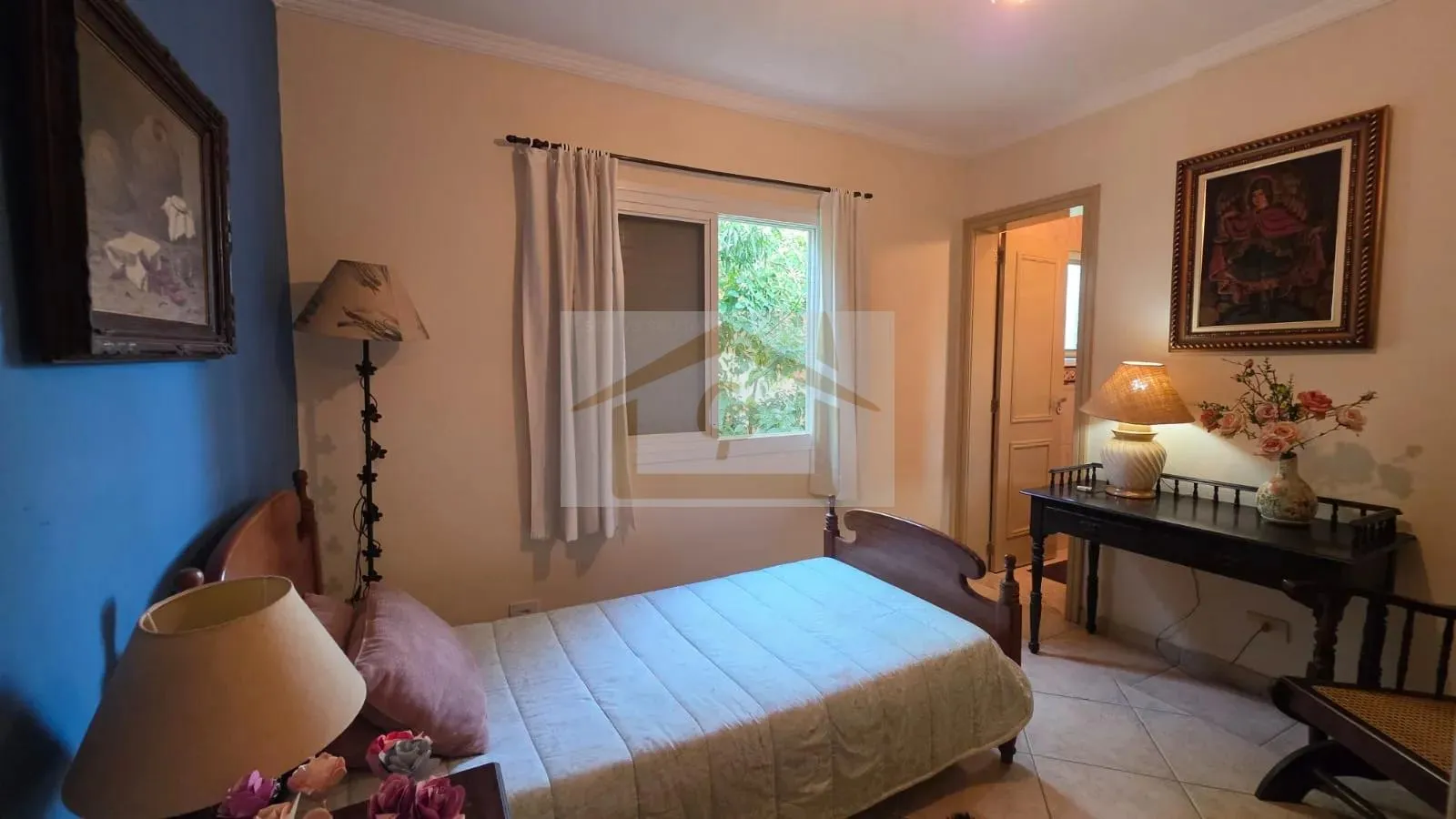 Imagem CASA TÉRREA EM CONDOMÍNIO FECHADO!!! 3 Suítes, 6 vagas *piscina