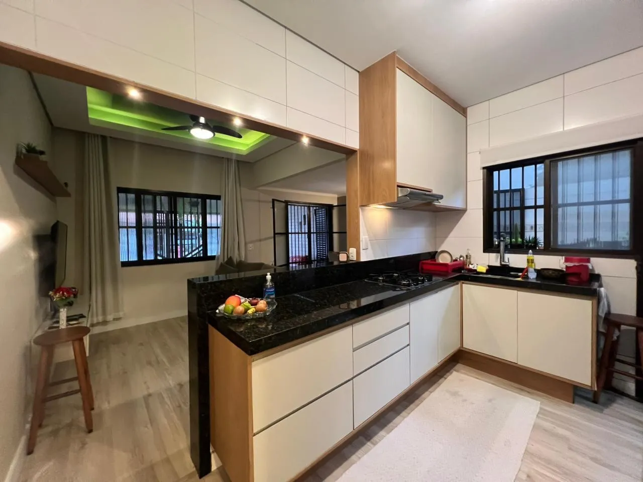 Imagem Casa para Venda em Praia Grande, Real, 2 dormitórios, 1 suíte, 1 banheiro, 2 vagas