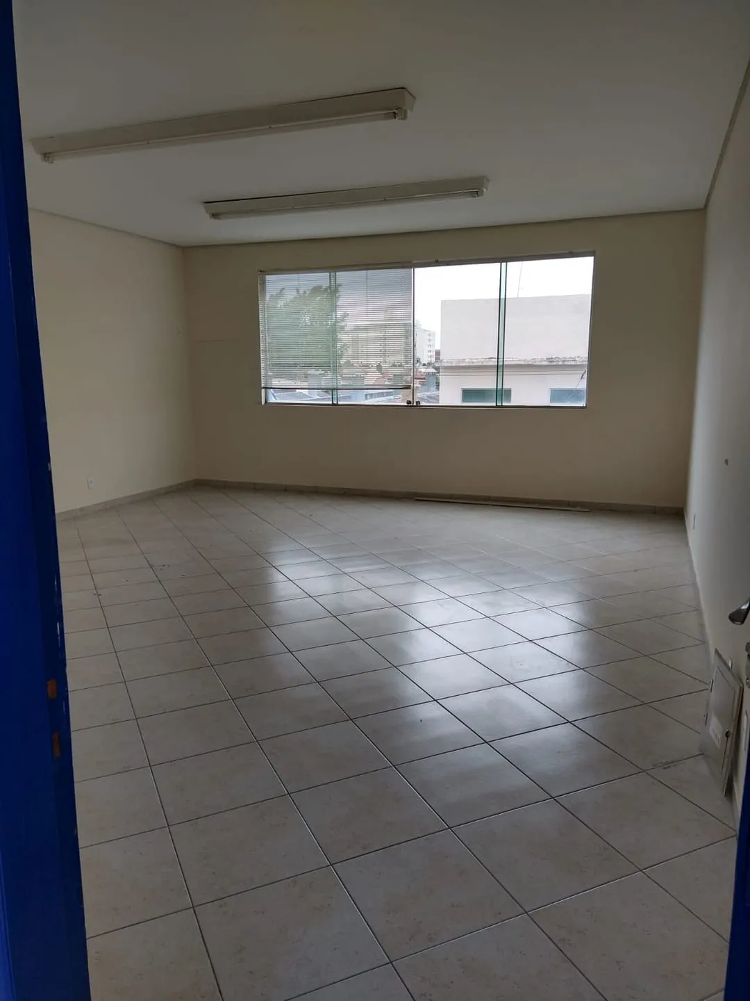 Imagem Comercial para Locação 2 Vagas, 26M², Centro, Pindamonhangaba - SP | Predio Fortunato