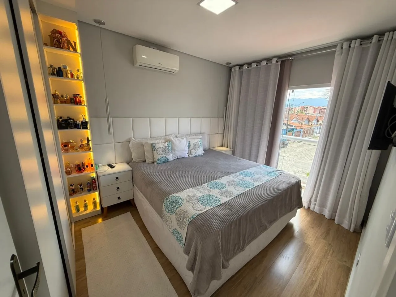 Imagem Casa para Venda em Mongaguá, Jardim Praia Grande, 4 dormitórios, 4 banheiros, 5 vagas