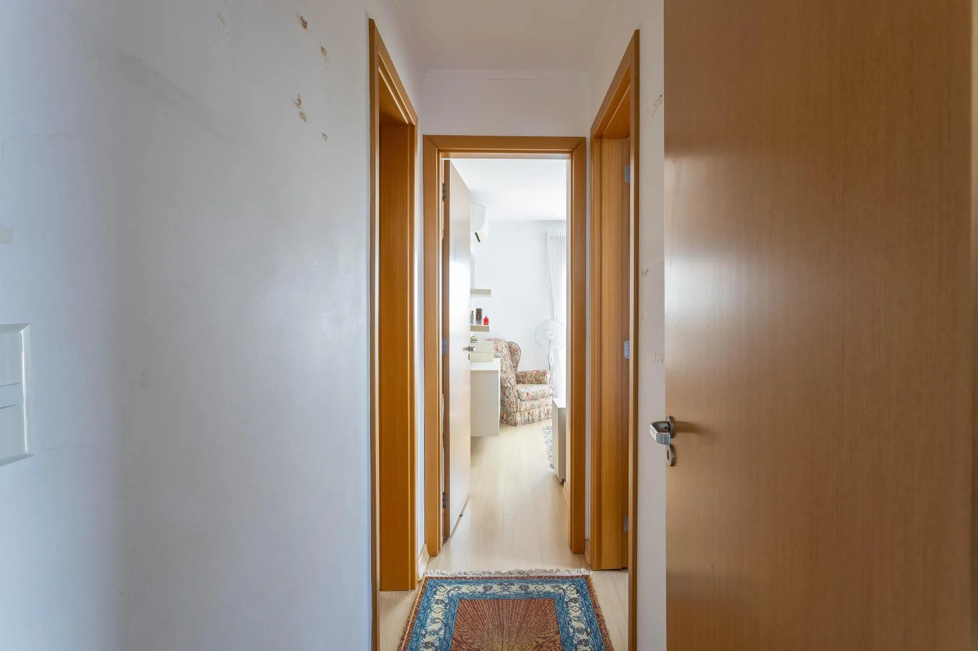 Imagem Apartamento à Venda com 2 Dormitórios (1 Suíte) e 2 Vagas Cobertas - Vila Ipiranga, Porto Alegre/RS